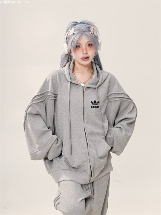 阿迪达斯Adidas灰色慵懒玉米粒面料灰色落肩卫衣男女同款连帽高街休闲连帽廓形落肩袖重磅设计感外套 此款采用超柔棉材质面料超有范！材质不起球不变形不掉色不缩水透