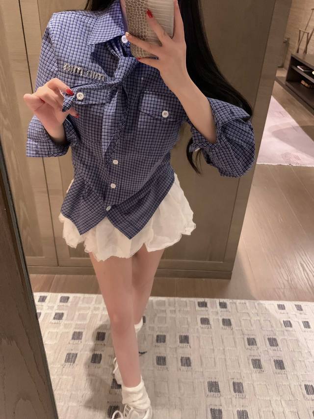上新 Miumiu 缪缪 25Ss烫钻格衬衫，配领带～ 颜色：蓝色 码数：见尾图