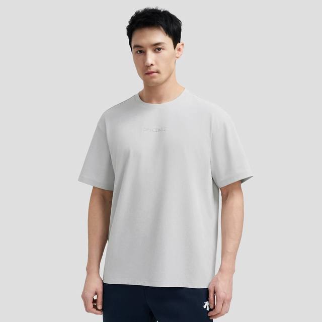 Descente 迪桑特Essential男女同款防晒T恤短袖针织衫夏季新品夏日型动，干就出色 夏日的炽热阳光下，每一次挥汗都是对自我的挑战。穿上迪桑特速干短袖