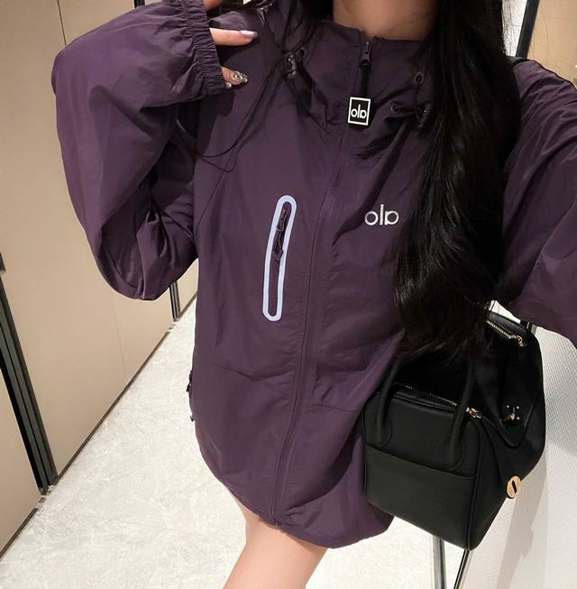 上新 Alo 反光皮标防晒外套 颜色：紫色 码数：Sml见尾图