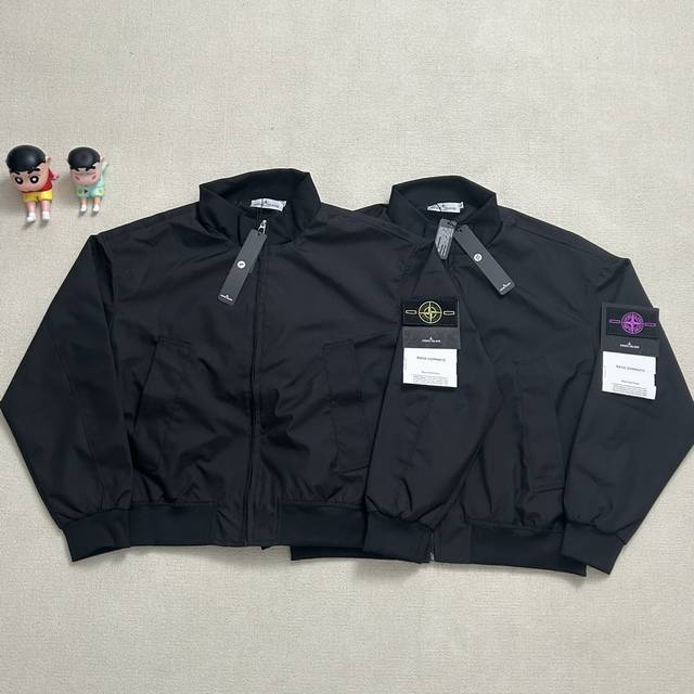 实拍图 Stone Island 石头岛大口袋立领落肩飞行服夹克外套 Stone Island 石头岛大口袋立领落肩立领飞行服夹克外套 新款实拍图！面料采用高品