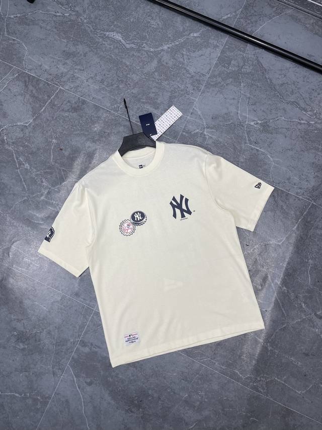 原版复刻 New Era Ss24 Mlb纽约洋基队Logo印花休闲圆领T恤短袖男女同款情侣款 得物在售，原版定制240G面料，三标齐全，1:1版本 颜色：象牙