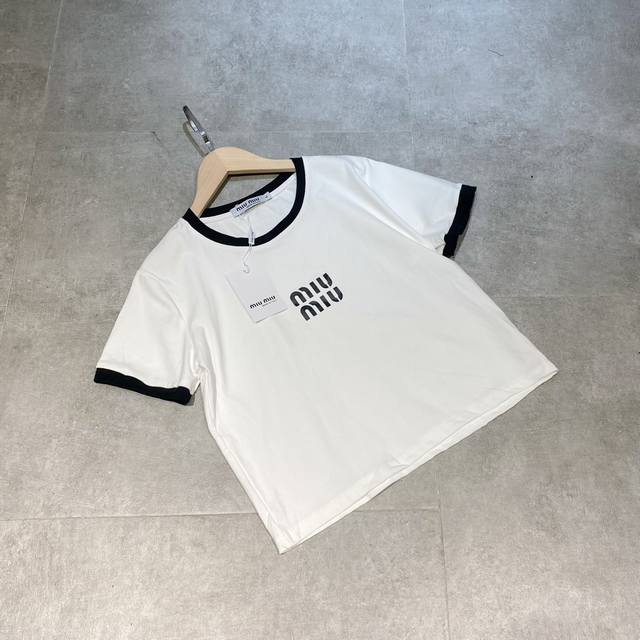 Miumiu缪缪 纯棉字母短款撞色T恤短袖情侣款 Color: 白色 Size: M-Xl M 肩宽39 胸围84 衣长49 Cm L 肩宽40 胸围88 衣长
