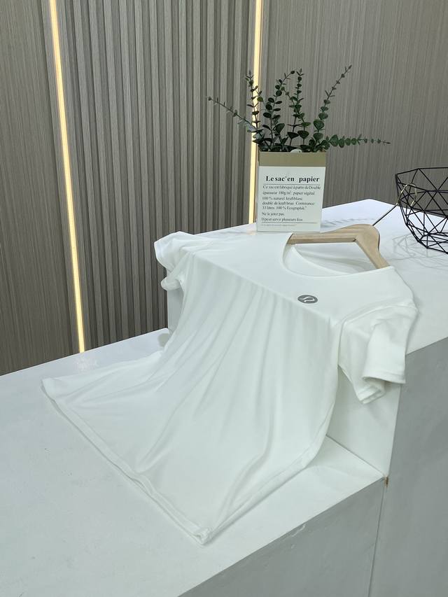 包，一包两件！最适合夏天的宽松慵懒风！Lulu2025新款V领宽松女士短袖T恤！经典百搭时尚款，宽松慵懒正肩，穿上不仅显高显瘦，那种优雅到骨子里的气质，折射出女