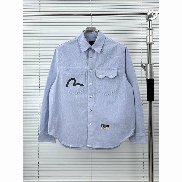 福神双口袋浅蓝衬衫 浅蓝 S-M-L-Xl-Xxl Evisu福神2025年春季新品男士海鸥商标印花衬衫 2Eshtm5Sl1073Rxct 这款衬衫采用定制全