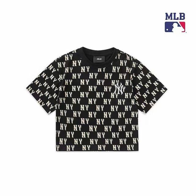 高端品质 Mlb Ny最新 满印短款 Ny洋基队满印短款圆领套头T恤 Mlb新款短袖，面料采用260克双纱纯棉 老花满身印花，上身十分吸晴下摆不规则设计，前长后