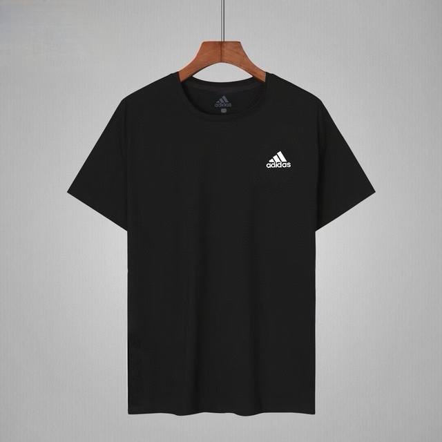夏季上新 阿迪达斯Adidas2025夏季新款短袖！ 经典胸前硅胶印花设计，专柜同款，三标齐全，采用180克高紧密冰磁棉面料，含棉量95%，手感细腻，弹性十足，