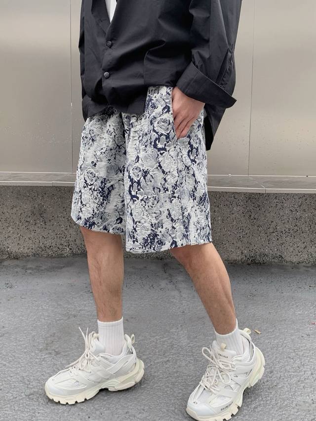 高品质 品名：Lv-24Ss 夏新款提花流苏牛仔休闲宽松阔腿抽绳松紧短裤 面料：牛仔 颜色：图片色 尺码M-L-Xl 腰围 臀围 裤长 M 70 110 46