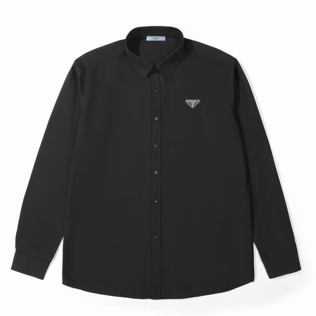 供 Prada普拉达经典三角皮标长袖衬衫 定制主标 辅料 水洗齐全 真皮级别品牌皮标 四季百搭款 优选高品质舒适面料 柔软透气 随性时髦可搭配任意下装 春夏可防