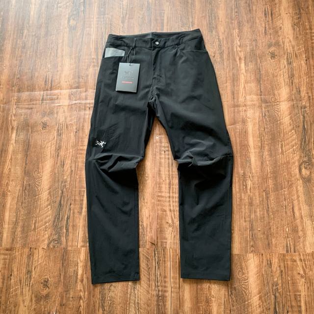 叽叽喳喳天上飞 Kragg Cotton Pant春夏超鼎科技速干刺绣Logo长裤直筒休闲裤！！ 匠心品质 这条裤子专为咱们亚洲人设计，立体剪裁搭配直筒弯刀裤型