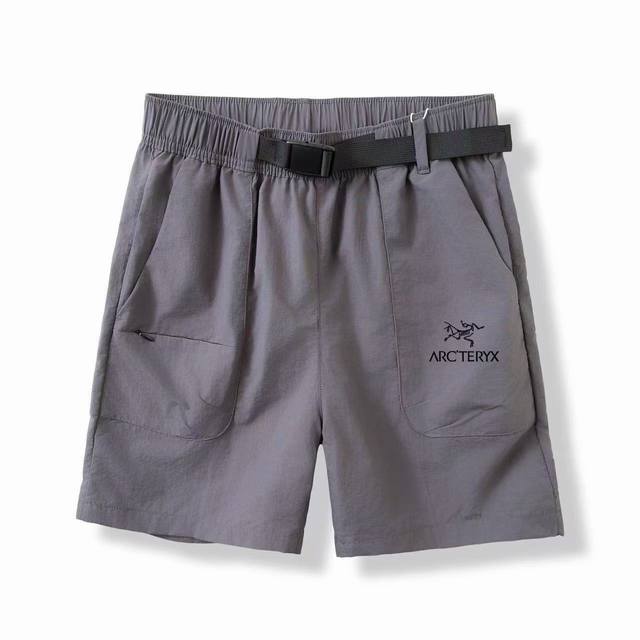 上新 Arc’Teryx 始祖鸟同款户外 科技面料运动休闲五分裤轻薄速干短裤休闲通勤 机能短裤 它是可以被定义为一条‘皮肤裤’，防晒抗撕裂，整条裤子包括腰部全带