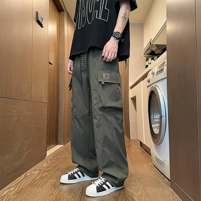 上新 Carhartt日系工装裤 Carhartt 卡哈特爆款日系工装长裤直筒裤，经典直筒裤型，宽松的版型，对于腿部的修饰特别Nice，满足日常需求同时丰富裤子