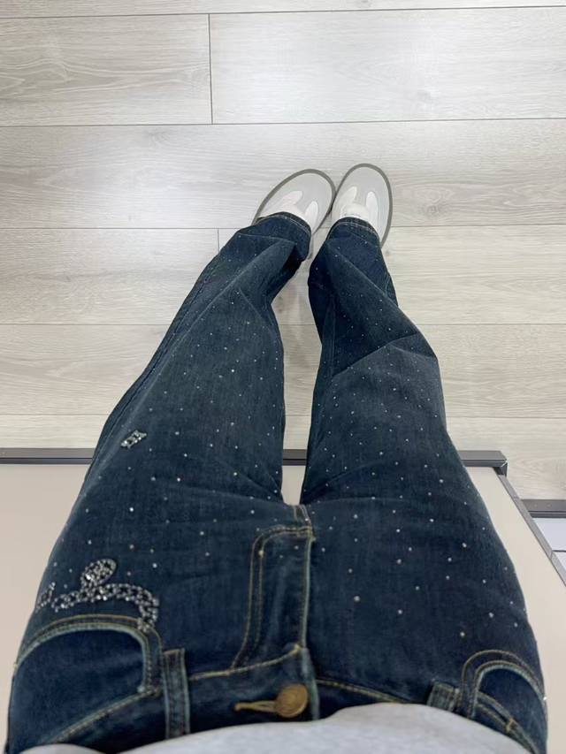 新品上新 Louis Vuitto* 老花重工烫钻牛仔裤 高级定制 驴家老花重工烫钻牛仔裤 款号:00M17021 尺码: Sml S80-95斤 M95-11