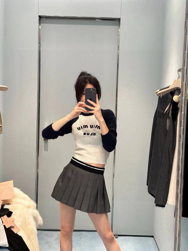 Miumiu缪缪提花字母针织弹力织带拼接防走光安全裤内衬设计学院风百褶裙短裙 款号：25672302280 颜色：灰色 尺码：Sml S腰围62裙长35 80-
