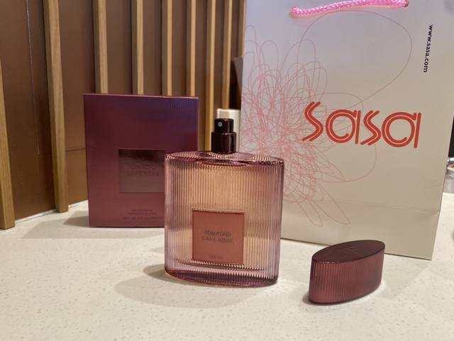 上新！ ，专柜版～Tom Ford Tf 汤姆福特新款咖啡玫瑰 Cafe Rose淡香精Edp规格：100Ml。前调：土耳其玫瑰、黑咖啡，中调：保加利亚玫瑰、依