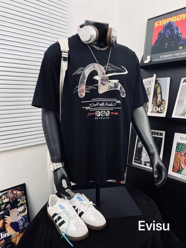 上新 Evisu 福神高版本海欧标志印花男女休闲短袖T恤 不得不推荐一款非常受欢迎的硬货！360克双纱面料 有型 更有质感 夏季你需要这样一件超百搭的T恤看品质