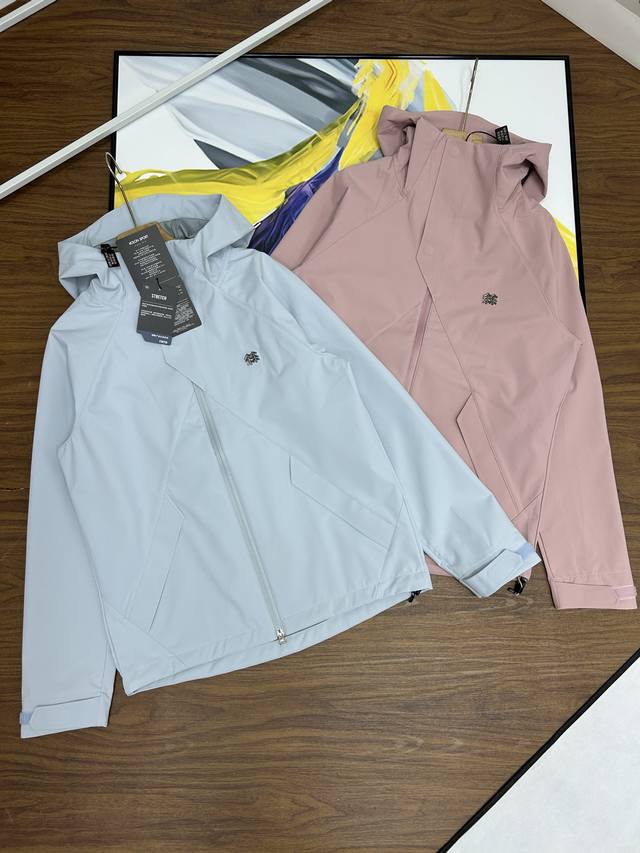 女款可隆 Kolon Sport 女子秋款户外休闲外套24Ss新品 防风水透气轻量硬壳冲锋衣 柜款夹克，新款在售3900+ 高品质 科技面料防风防水，轻量化设计