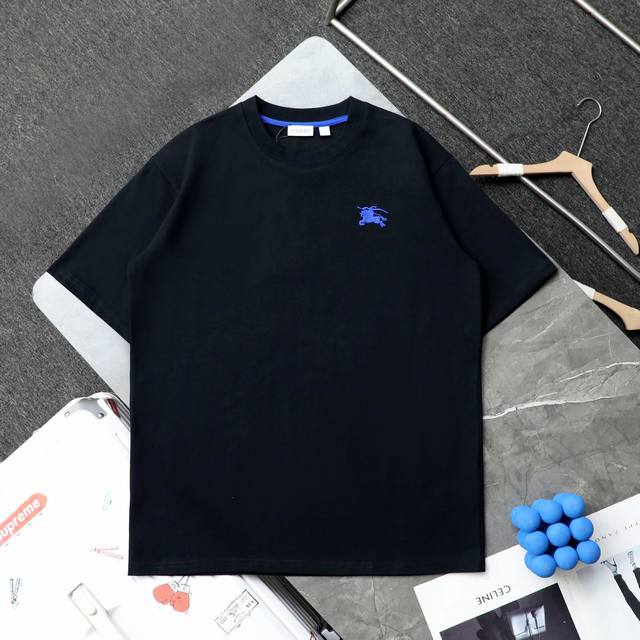 顶级复刻 高端定制 - Burberry 巴宝莉 经典款限定款小标刺绣短袖T恤 - 款号：5341 - 颜色: 黑色 白色 - 购入原版开模打造，全套定制辅料，