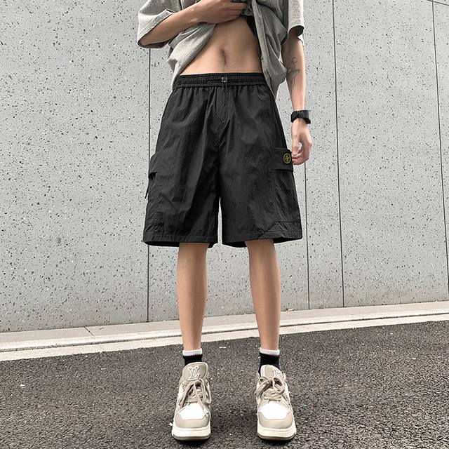 Stone Island 石头岛夏季限定户外工装防水冲锋短裤五分沙滩裤，男女同款，小红书 Ins 抖音爆款，超人气单品，经典Logo，版型好看，上身有型，修饰完