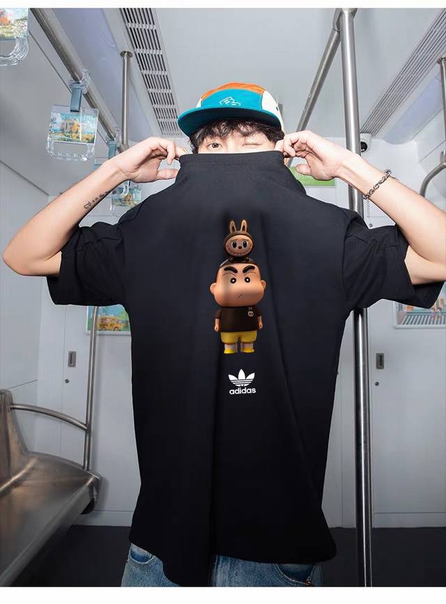 260G重磅纯棉 Adidas Originals 三叶草 Ad 恶搞蜡笔小新 短袖T恤 男女同款 半袖 情侣款 面料工艺： 1.260G重磅纯棉，100%棉，