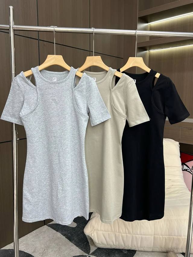 30新款 柜新品，运动美学~Fil 菲家针织镂肩针织运动网球裙连衣裙！女子高级运动风精致刺绣小标立裁显瘦裙子 颜色：黑色 灰色 浅豆绿 尺码：S M L Xl