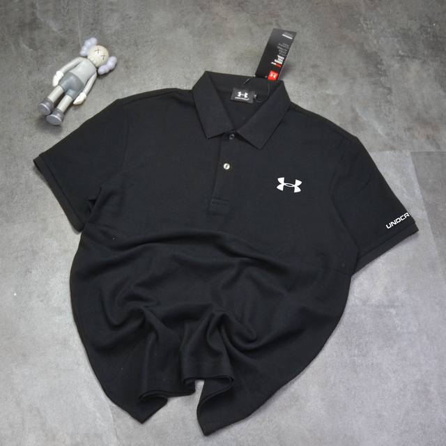 Ua 安德玛男士商务纯色安德玛Logo装饰翻领Polo衫，珠地面料 兼具时尚休闲风，一件多风格穿着的品味Polo衫。不分年龄Under Armour 2025一