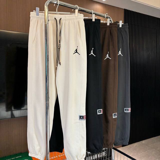 Air Jordam乔丹经典贴布标小Logo印花运动束脚卫裤当季潮流新品 显高显瘦，高街潮流痞帅风，版型优秀，不挑腿型，舒适亲肤，非常好搭不挑人，上身舒适耐看，