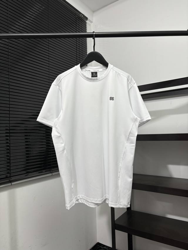高版本，质量很好！高弹力运动速干系列！可隆Kolon Sport夏款短袖打底衫，短袖T恤！ 胸前硅胶小标，全身3D立体裁剪工艺！ 25年迪桑特训练服薄款打底衫代