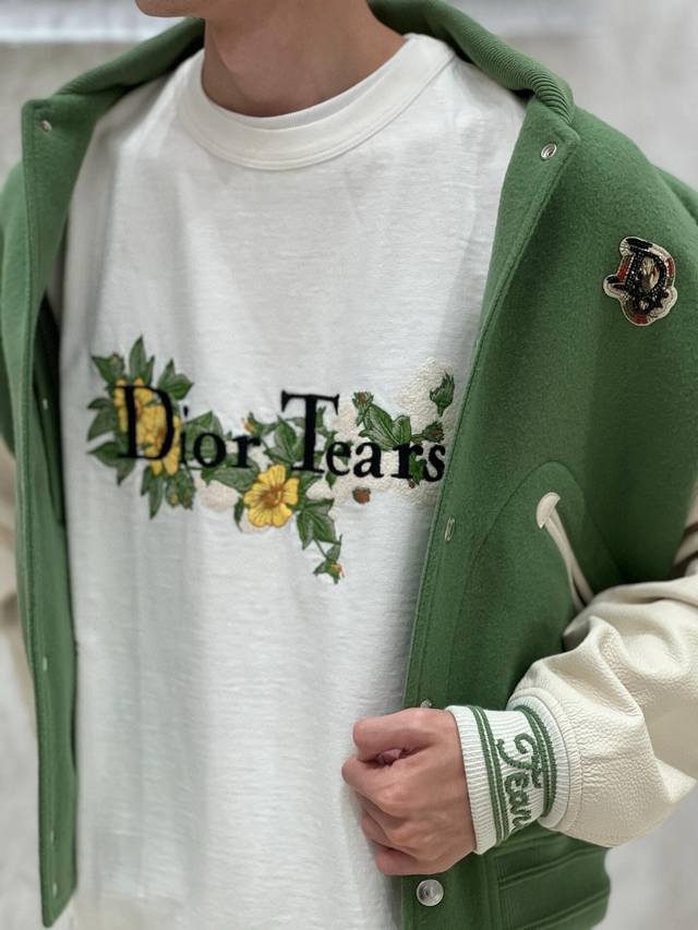 上新 正确版本 顶级复刻 Dior 迪奥Xdenim Tears联名棒球服夹克外套 Lisa同款 众多巨星纷纷上身的一款夹克精致的Dio Tears高定风格补丁
