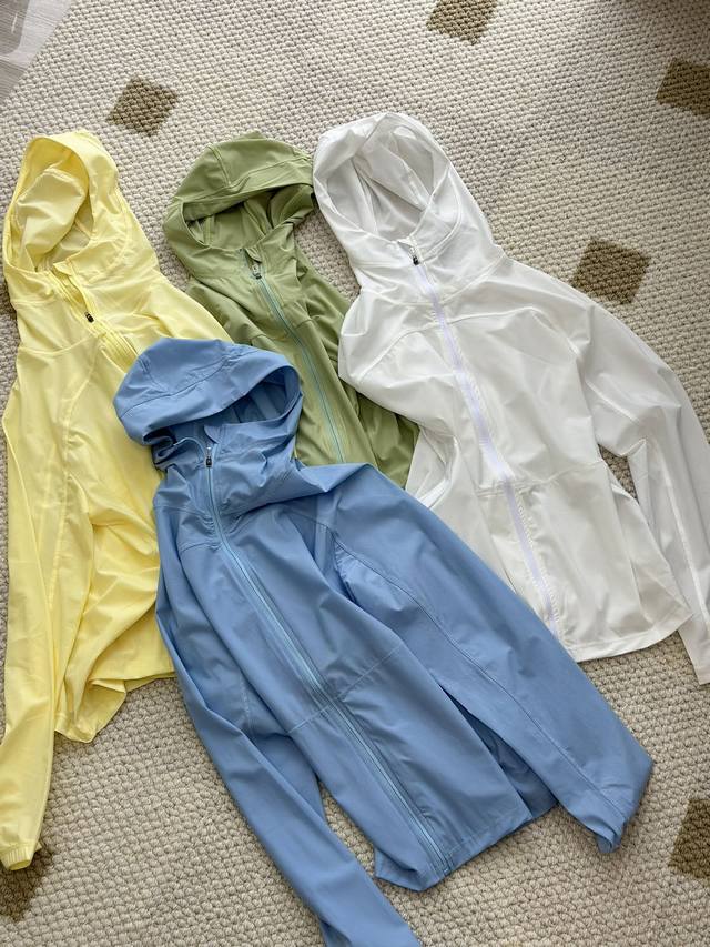 露露乐檬 Lightweight 冰丝防晒衣* 四色平铺展示