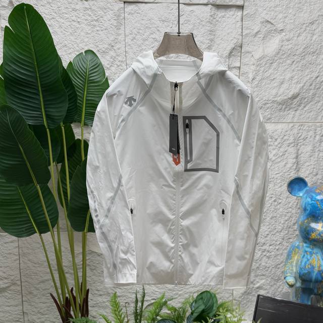 panda版本！供货 #代购级 重磅牛货，全衣无缝压胶防晒风壳外套！ Descente 迪桑特户外运动休闲防晒衣皮肤衣 男女同款春夏就得备这样的防晒速干外套！无