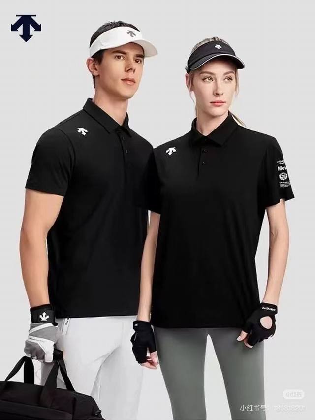 迪桑特 Descente 纯色徽标Logo 男女同款夏季新款翻领短袖Polo衫 订制面料，细节到位，极具质感！定制纽扣自带身份，立体式硅胶小标。 超级贴心小细节
