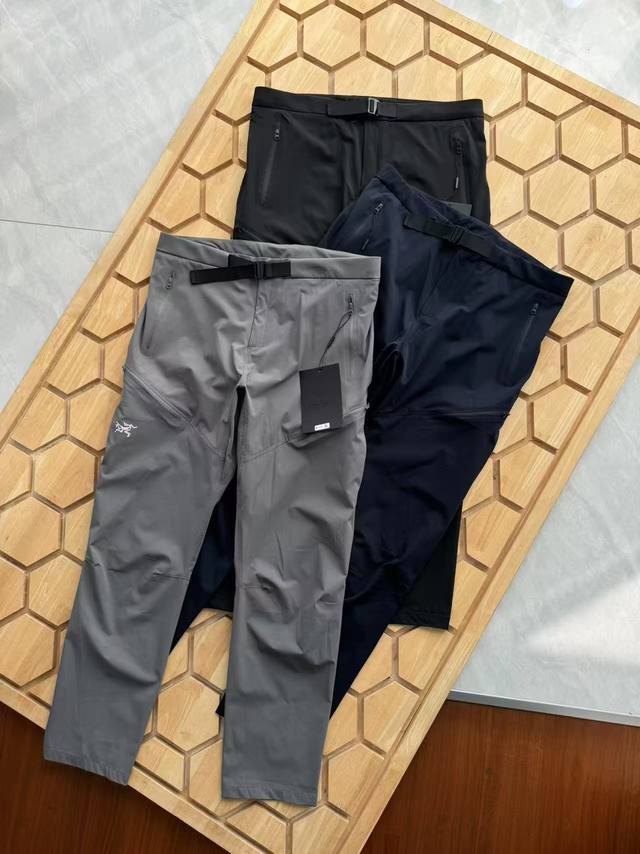 Arc'teryx 始祖鸟Gamma Lt 多功能防泼水轻薄速干直筒休闲长裤 升级腰头设计 带有腰带安全扣 包括一个易于取放的大腿口袋 裤子的版型线条感，更加能