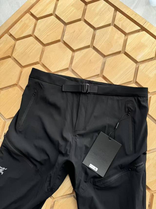 Arc'teryx 始祖鸟Gamma Lt 多功能防泼水轻薄速干直筒休闲长裤 升级腰头设计 带有腰带安全扣 包括一个易于取放的大腿口袋 裤子的版型线条感，更加能