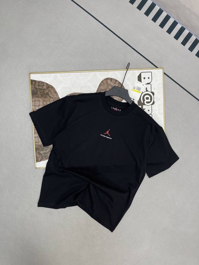 Jordan X Nigel Sylvester 联名款 耐克Ss25 印花短袖T恤 男女同款 美版宽松版型 超帅的印花涂鸦万针刺绣工艺 上身超帅 原版版型偏短