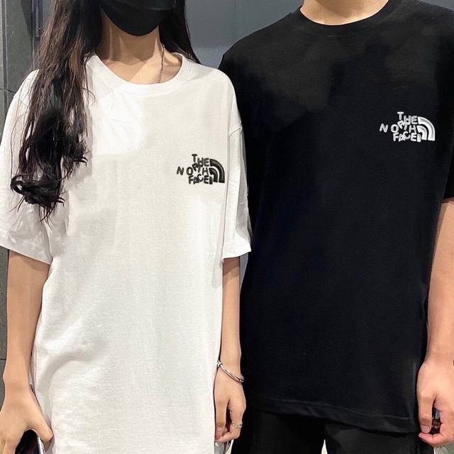 北面系列 专柜款复古情侣 印花短袖T落肩袖 重磅280G精梳棉材质 透气舒适 版型宽松 进口外贸级专柜印花，随意搓洗不褪色不变形。 情侣款 男女同款哦