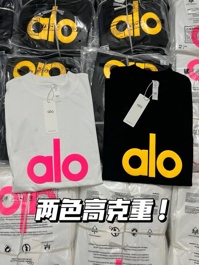 Alo字母立体发泡印花袖口定制布标宽松圆领短袖T恤 款号：25671704251 颜色：白色 黑色 尺码：Sml S胸围112衣长73 M胸围116衣长74 L