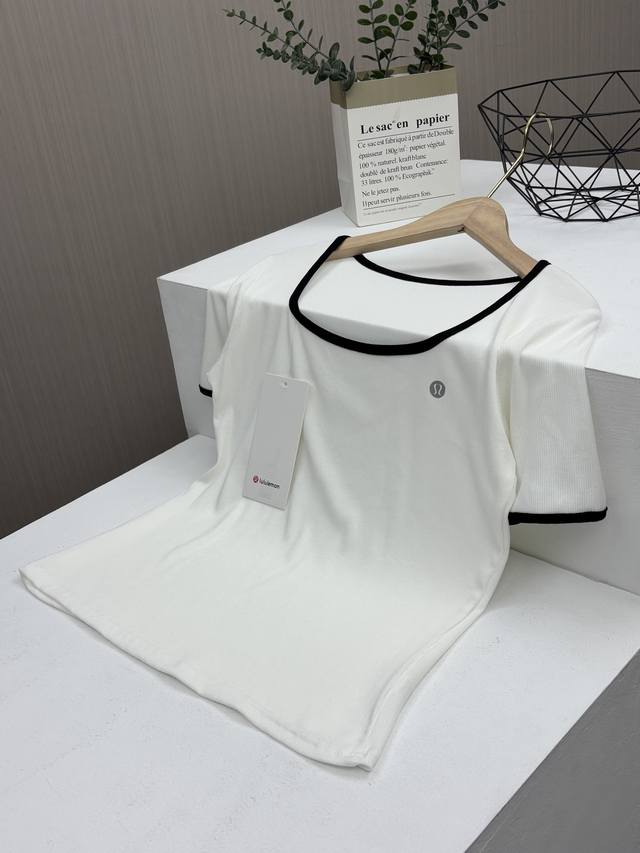 包，一包3件，可盐可甜，无理由百搭任意年龄段，2025夏新款Lulu女士三色撞色领短袖T恤，超级舒服巨弹力透气的螺纹棉面料，撞色脖领袖尾修饰，真的超级棒的一款短
