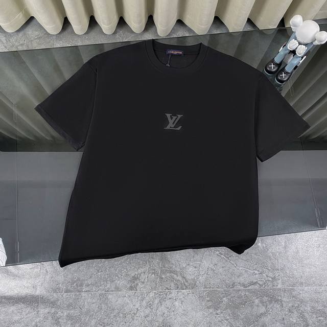 Louis Vuitton 路易威登Lv 25Ss新款经典Logo 字母硅胶压花款短袖圆领T恤 -面料采用320G 100%纯棉双纱面料 同缸定染特种加粗32支
