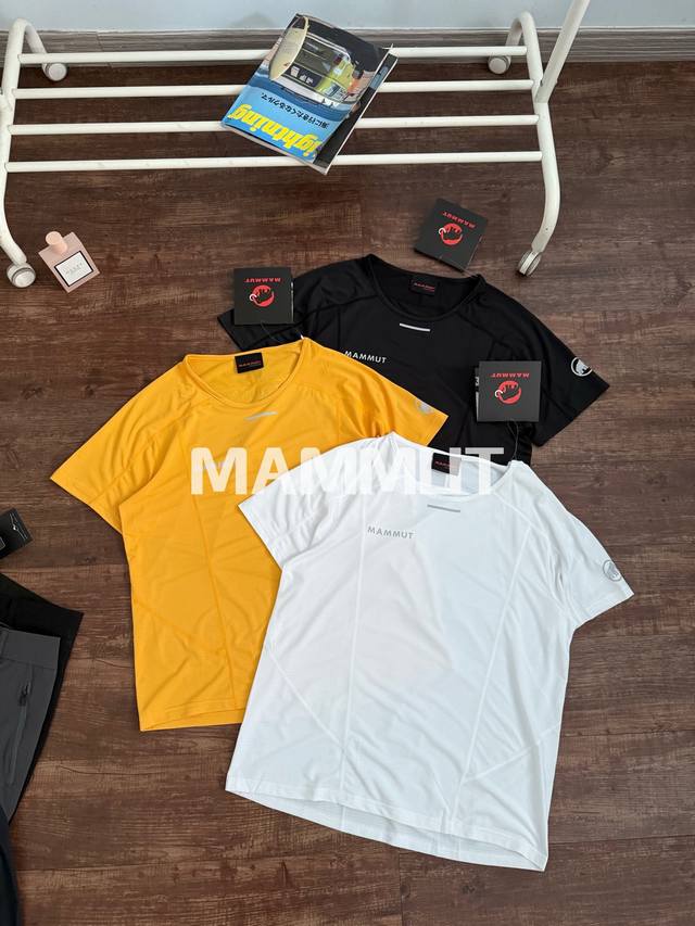 颜色：黑色 橘色 尺码：M到3Xl Mammut猛犸象Aenergy男士户外登山运动Heiq Fresh减少异味短袖T恤 线上700+ 猛犸象雪山系列最新款肌理