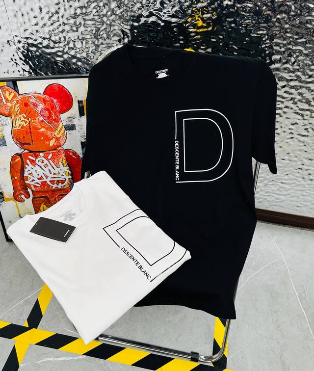 Descente 迪桑特25夏季新款硅胶小标运动短袖T恤Dt990 代工厂P原单品质，260G原版面料手感细腻顺滑，上身超级舒服， 简约大气有质感，做工细节一丝