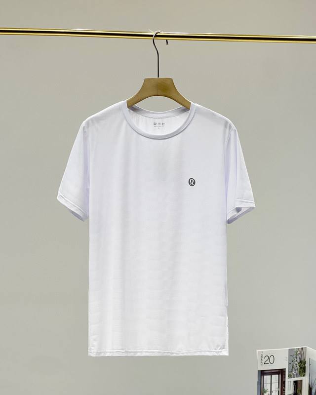高端柜子同款！Lululemon男士圆领速干冰丝短袖T恤露露乐檬新款凉感上衣， 高端户外品牌，东西也着实不错，很有特点，专注于运动风格！超级舒适！适合健身运动！