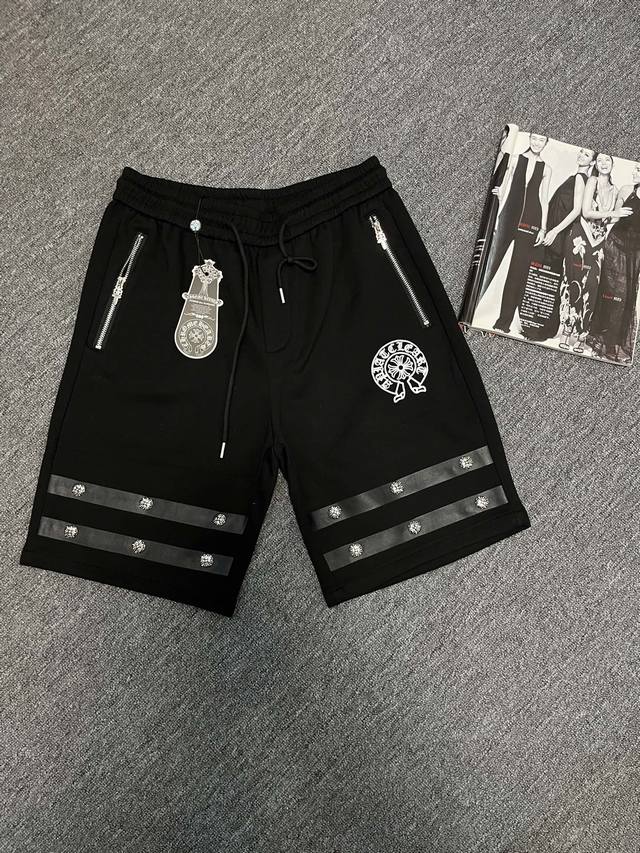克罗心Chrome Hearts 短裤 高级休闲短裤高级定制面料透气面料 透气弹力舒适度极高，细节无可挑剔 顶级辅料配备，原版Logo设计理念 手感细腻柔软！上