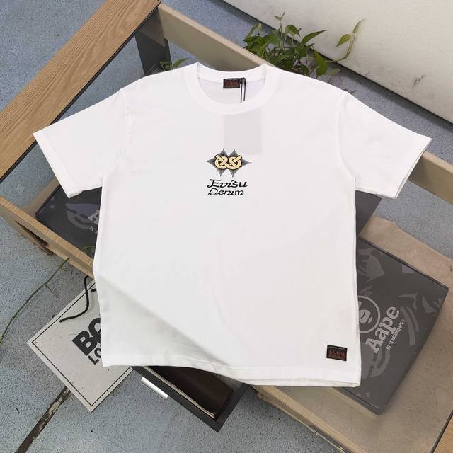 2025新款Evisu福神麒麟图案Logo字母印花休闲情侣短袖T恤，经典永远不会过时、人手必备款，230G纯棉精梳棉不起球不起毛，上手质感绝对可对比！ 环保进口