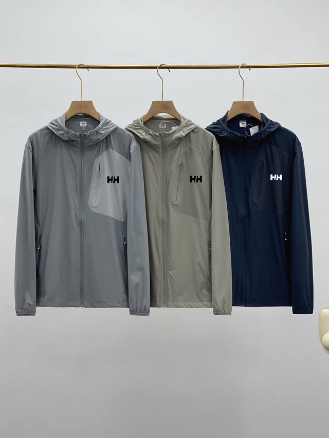 Hellyhansen Hh海丽汉森户外系列格纹压胶单衣情侣款防晒冲锋衣 卡其 岩石灰 铁灰 L-5Xl 锦纶面料真的超赞，透气排湿一绝。上次和对象去爬山，出了