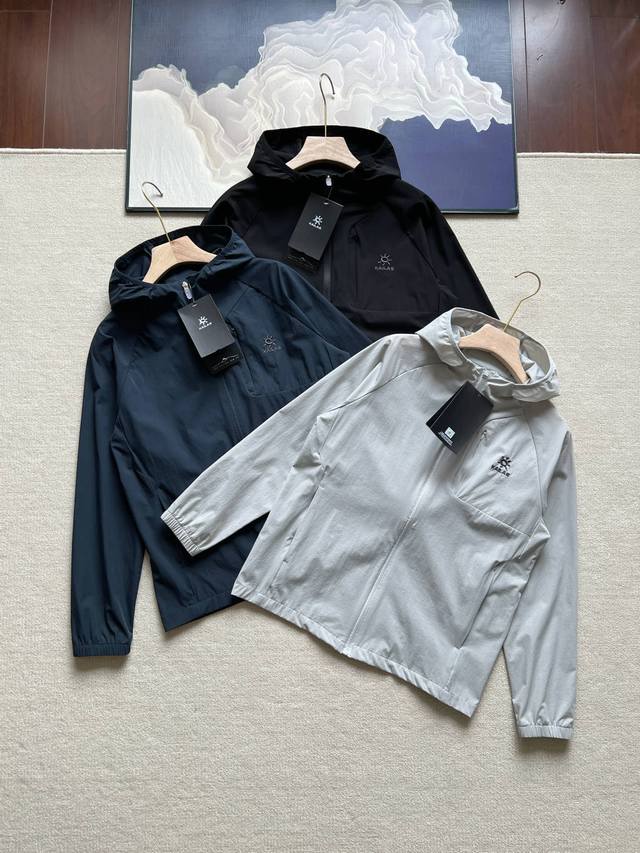 凯乐石夏季新品男士户外休闲连帽防晒衣外套！ 日常刚需必备款式.舒适透气多功能！ 面料防晒速干 ，透气性贼啦啦的好冰感极强，专业轻量防晒皮肤衣，极致轻薄和快速排汗
