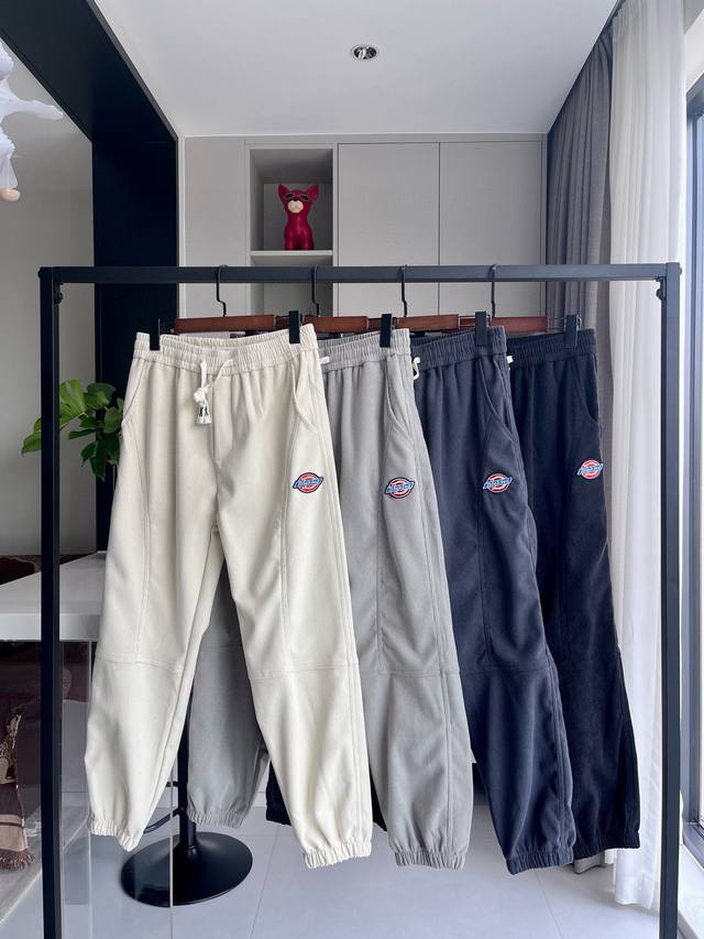 Dickies刺绣束脚裤 迪克斯Dickies刺绣长裤卫裤束脚裤，版型宽松Wang炸绝绝子，春季极品 显瘦遮肉 Jue对的好穿第一名 面料亲肤透气 穿一整个春季