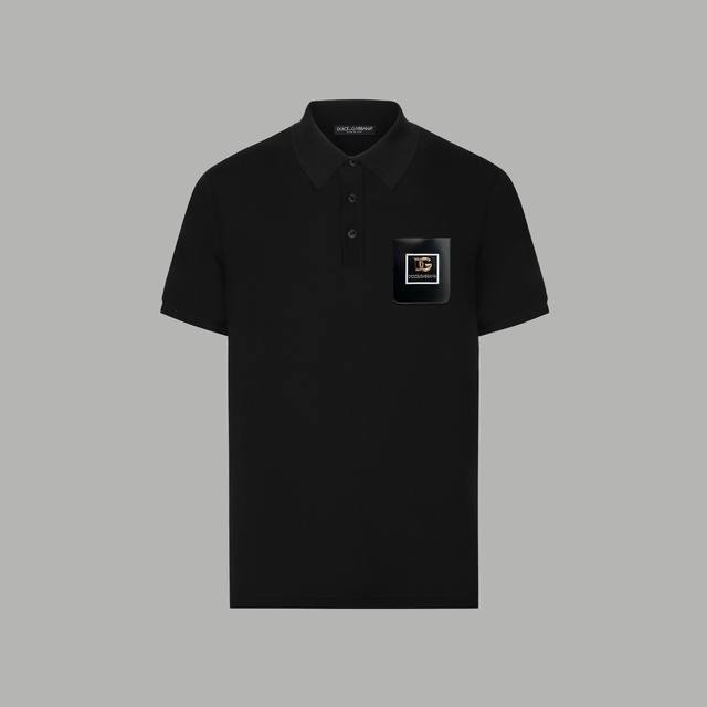 顶级版本 区别通货 款式：杜嘉班纳Dolce&Gabbana 皮牌口袋满印金属Logo 翻领Polo衫短袖 原版面料 官方同款 春夏最新砖柜同步 经典的品牌Lo