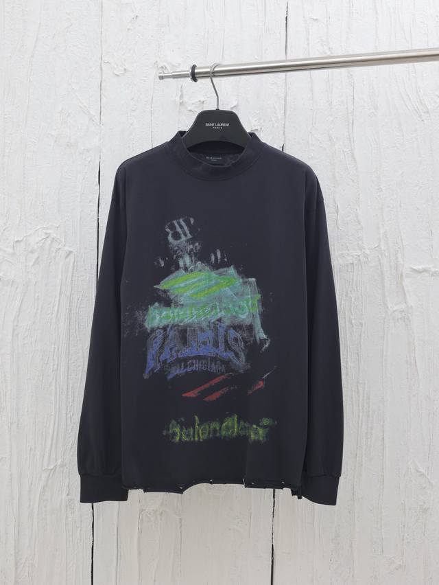 Balenciaga 巴黎Blcg新款渲染模糊图案破烂长袖 前后面模糊图案白墨直喷洗水磨烂破坏做旧下摆手工打磨.砖柜同步。做旧磨烂Zp一致，欢迎对比面料采用巴黎