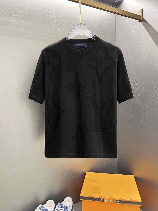 款号S#430 原版开发 顶级版本』 Louis Vuitton 路易威登Lv提花大Logo针织短袖 面料：采用混纺纱线，成份为95%棉，5%氨纶，该款面料采用